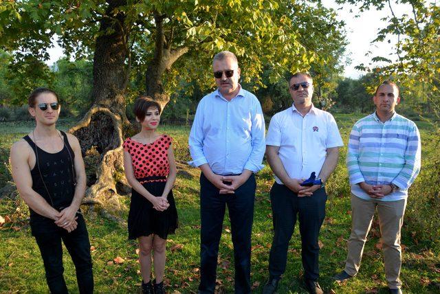 Aydilge, longoz ormanlarında çöp topladı 2