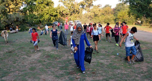 Aydilge, longoz ormanlarında &ccedil;&ouml;p topladı 4