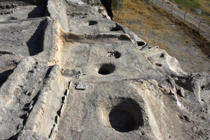 İşte 10 bin yıl önce ilk beyin ameliyatı yapılan kafatası  G2