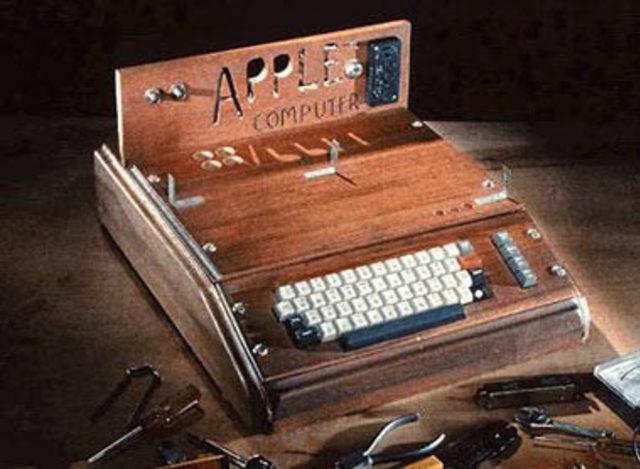 Steve Jobs öldü 12