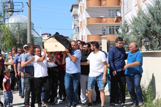 Cenazede feryatlar yükseldi: Asıl o hakkını helal etsin, onu koruyamadık