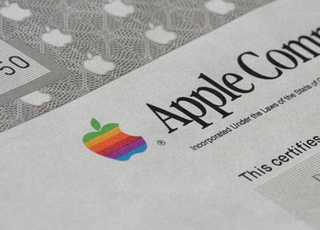 Steve Jobs öldü 17