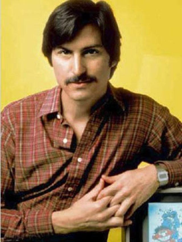 Steve Jobs öldü 18