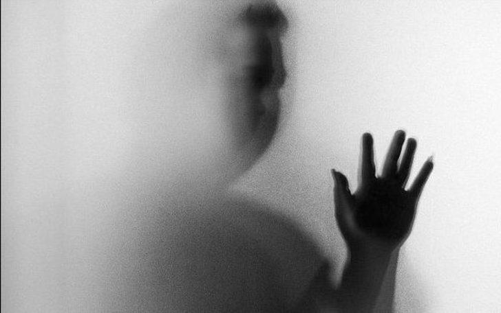 Tatilde tanıştığı hayaletle ciddi ilişki yaşadığını söyledi  G2