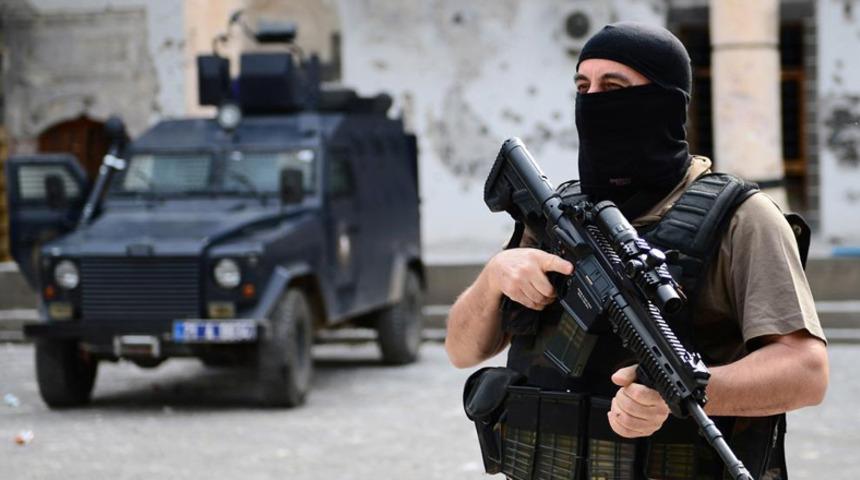 Son dakika! Van'da sıcak çatışma: 1 terörist öldürüldü