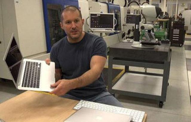 Steve Jobs öldü 32