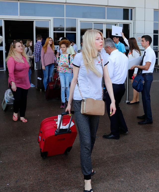 Antalya Havalimanı'nda dakikada 113 yolcu trafiği