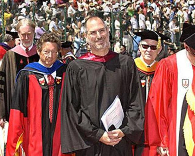 Steve Jobs öldü 38