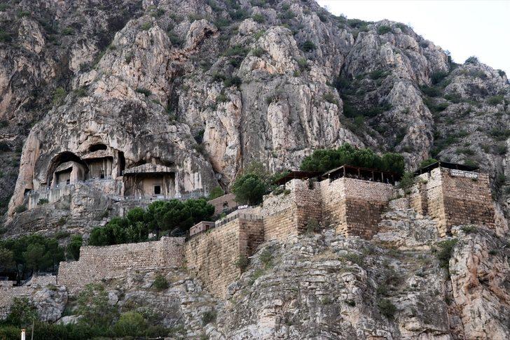 Kral Kaya Mezarları'na  turist akını G2