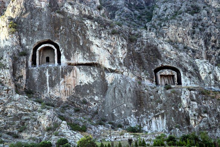 Kral Kaya Mezarları'na  turist akını G4