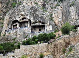 Kral Kaya Mezarları'na  turist akını