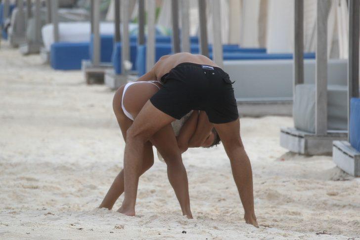 Şakalaşmanın böylesi! Bir anda arkasından yaklaşıp... G1