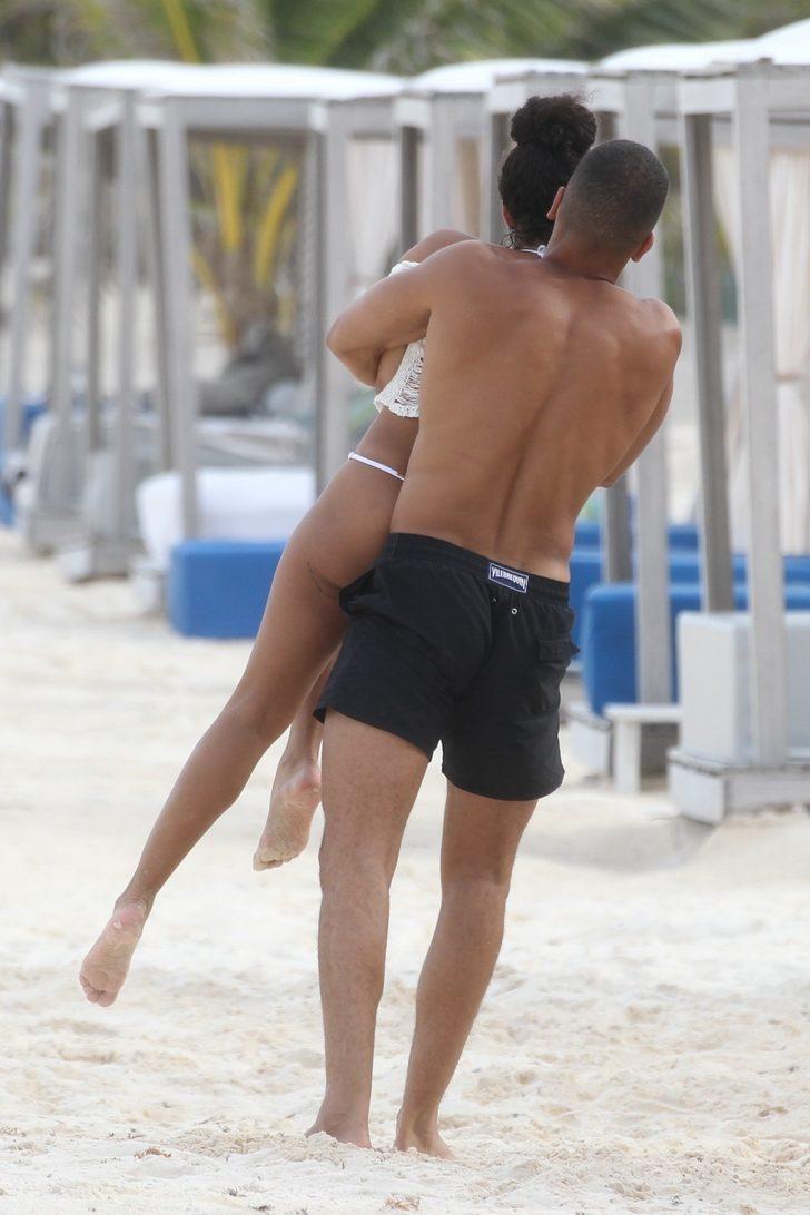 Şakalaşmanın böylesi! Bir anda arkasından yaklaşıp... G4