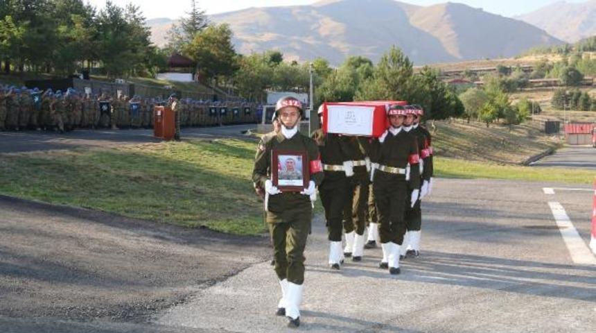 Hakkari&rsquo;nin &Ccedil;ukurca il&ccedil;esindeki saldırıda şehit olan askerimizin ismi ve memleketi belli oldu