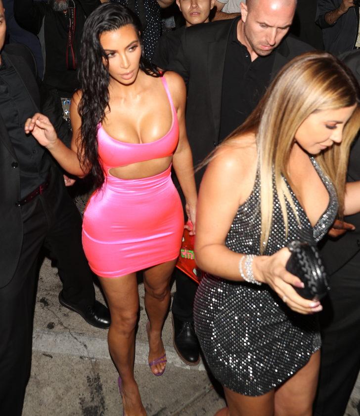 Kim Kardashian küçük kardeşi için süslendi! G2