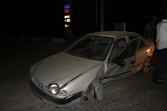 Adıyaman'da iki otomobil çarpıştı: 6 yaralı