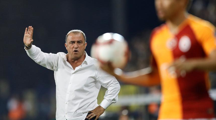 Fatih Terim: Allah aşkına bu zeminde, bu &ccedil;ocuklar ne yapsın?