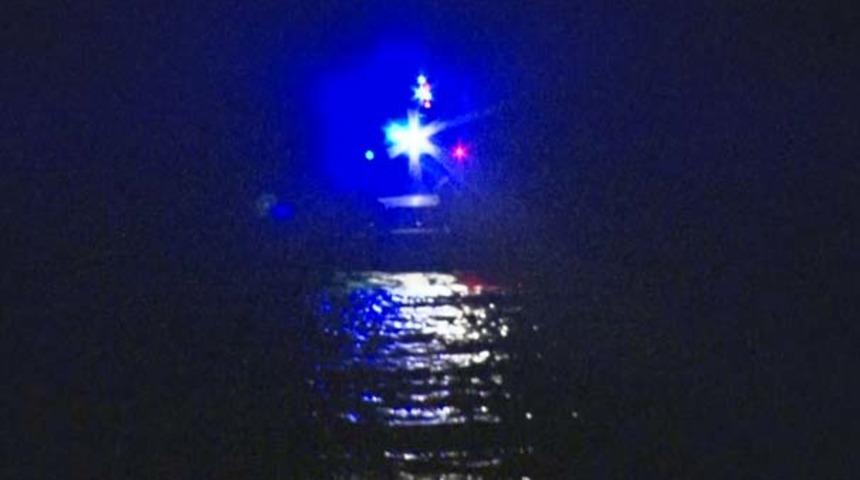  İstanbul Beylikd&uuml;z&uuml; Kavaklı Sahili a&ccedil;ıklarında tekne battı!