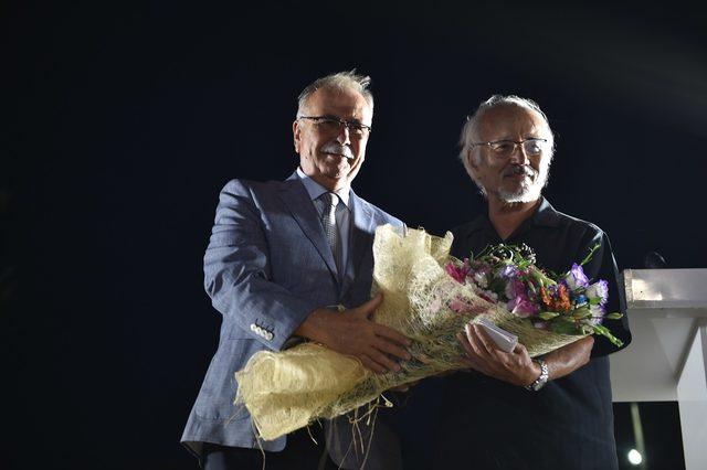 Homeros Bilim Kültür ve Sanat Ödülü Prof. Dr. Haluk Şahin'in