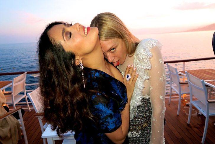 Salma Hayek yıllara meydan okuyor G5