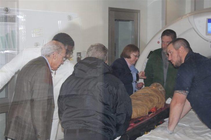 Mumyanın içindekiler şaşırttı  G4