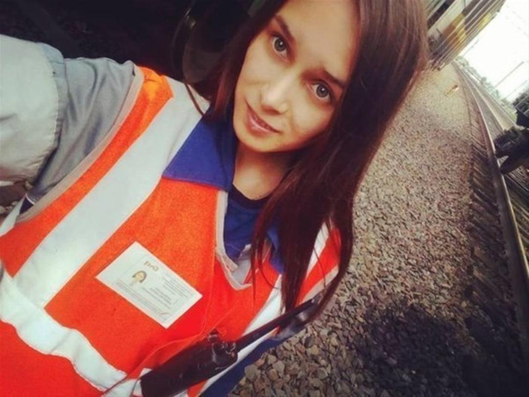 Rus trenlerinin kadın &ccedil;alışanları 