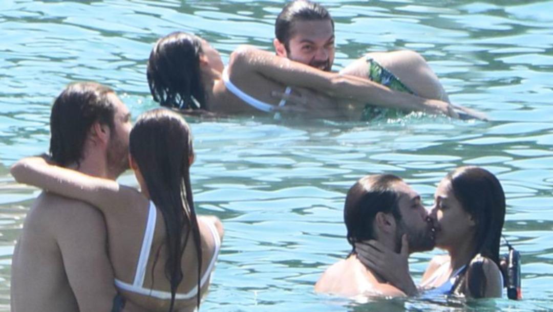 Denizde aşka geldiler! &Uuml;nl&uuml; &ccedil;iftin romantik anları...