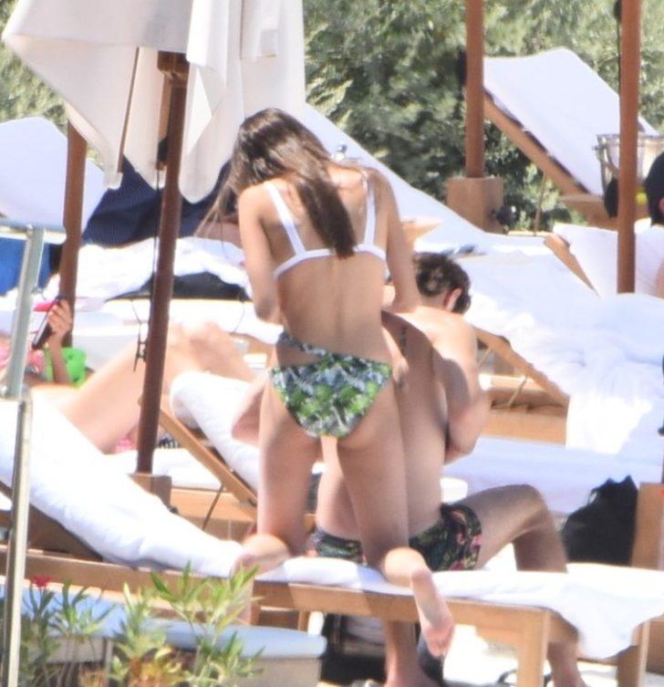 Denizde aşka geldiler! Ünlü çiftin romantik anları... G1