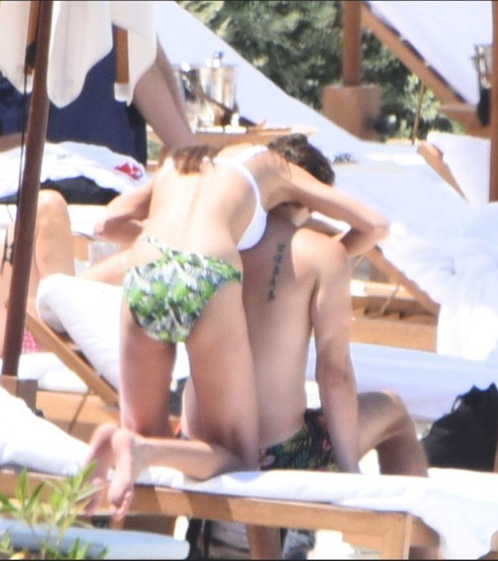 Denizde aşka geldiler! Ünlü çiftin romantik anları... G2