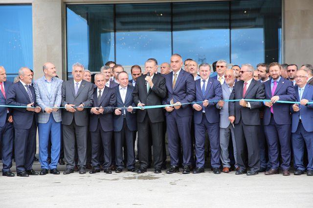 Cumhurbaşkanı Erdoğan, Rize’de otel açılışı yaptı