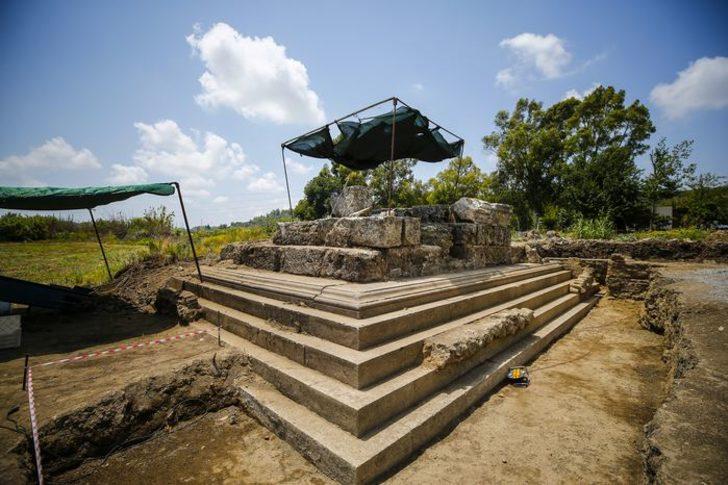İlk kadın başkanın anıt mezarı günyüzüne çıkarılıyor  G1