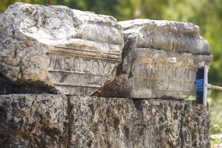 İlk kadın başkanın anıt mezarı günyüzüne çıkarılıyor  G4