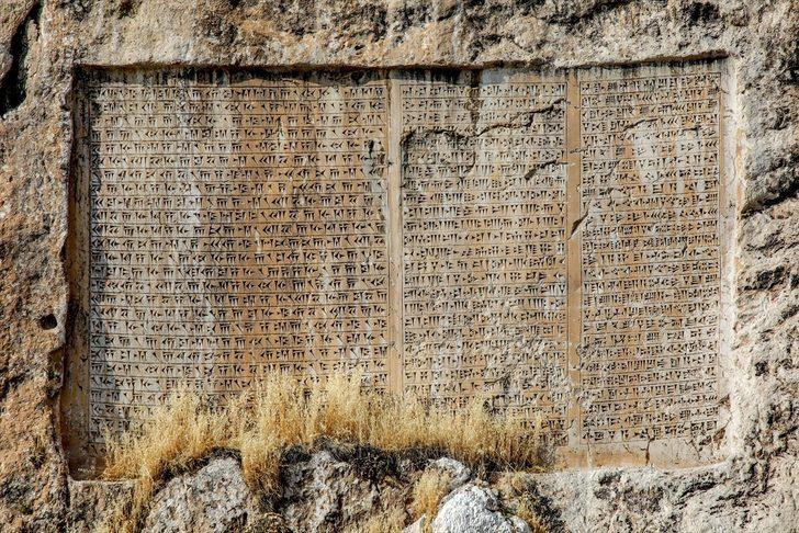 Van Kalesi 2 bin 700 yıllık tarihiyle büyülüyor G1