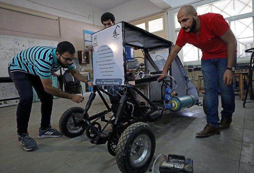 Hava ile &ccedil;alışan otomobil yaptılar 