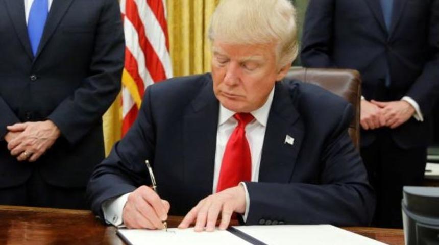 ABD Başkanı Donald Trump 854 milyar dolarlık bütçeyi onayladı