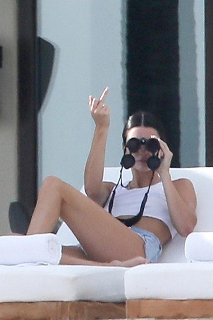 Ünlü model şaşkına çevirdi! Muhabirlerin kendisini görüntülediğini fark edince... G4