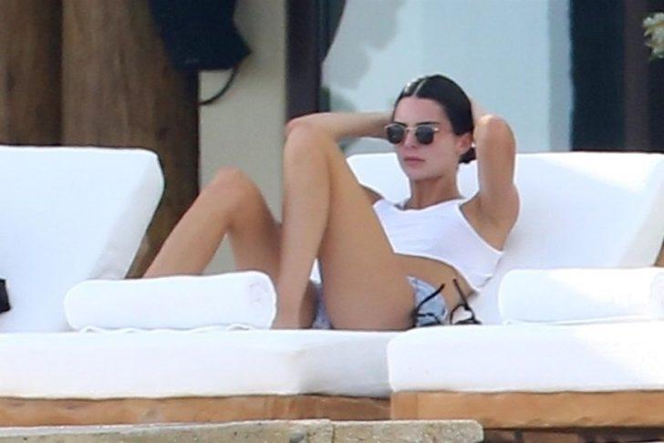 Ünlü model şaşkına çevirdi! Muhabirlerin kendisini görüntülediğini fark edince... G5