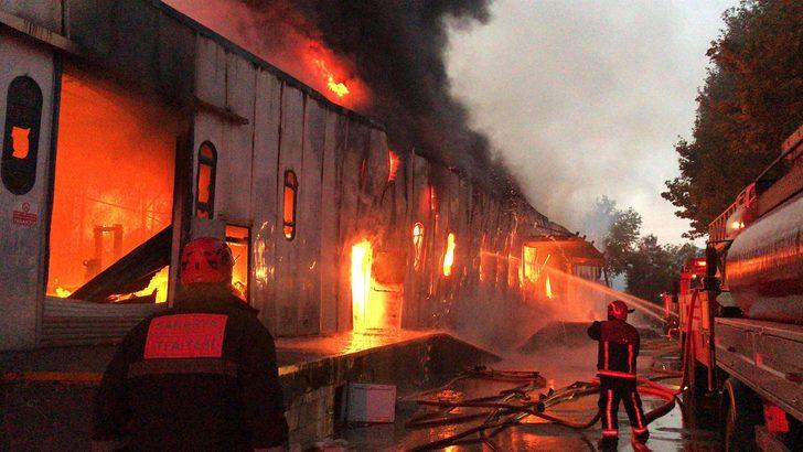 Sakarya'da fabrika alev alev yandı  G3