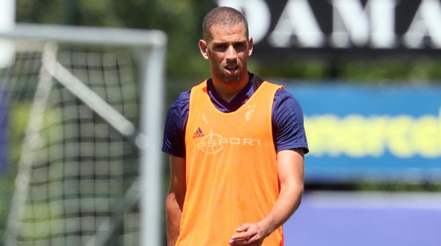 Islam Slimani'ye UEFA engeli
