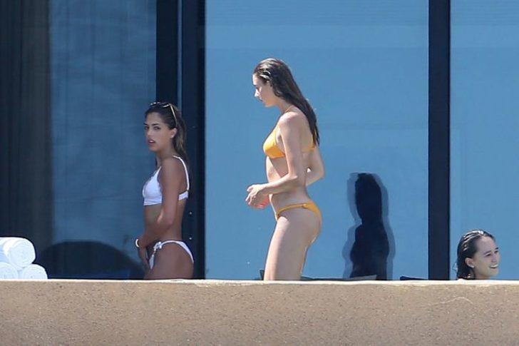 Rocky'nin kızları tatilde! Herkes onlara baktı G5