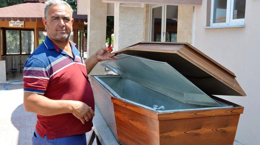 Mahallede ölmeyi yasaklayan muhtar: Altınlar elimizde kaldı