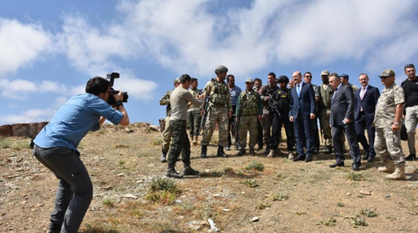 Türkiye içinde 790 civarında terörist var