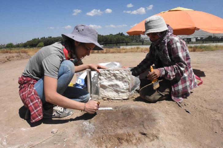Van'da ortaya çıktı! Kimin ayak izi olduğuna inanamadılar G3