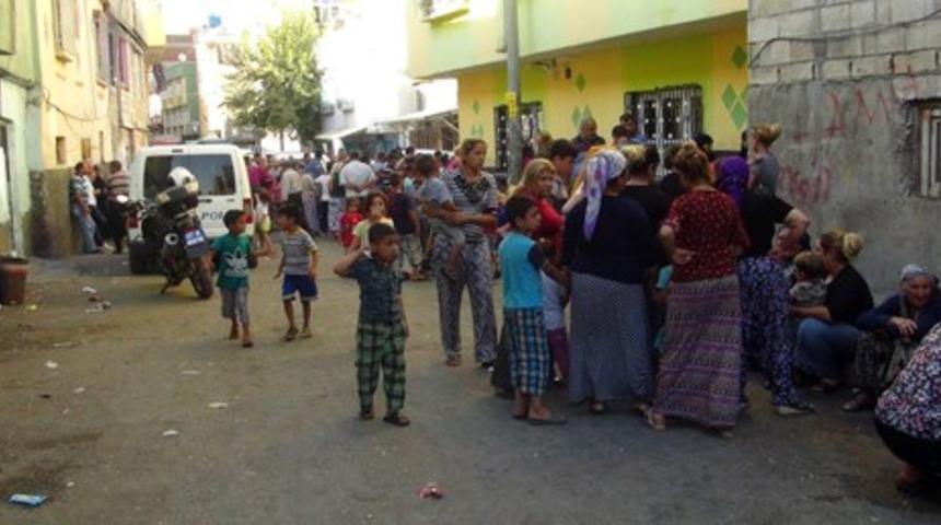 Gaziantep'te g&uuml;r&uuml;lt&uuml; yapan &ccedil;ocuklara kızan yaşlı adam pompalı t&uuml;fekle ateş a&ccedil;tı: 1 &ccedil;ocuk &ouml;ld&uuml;, 7 kişi yarandı