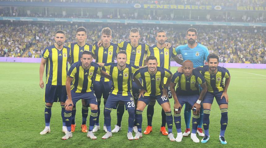 Fenerbahçeli taraftarlar Giuliano'ya ıslıklarla tepki gösterdi
