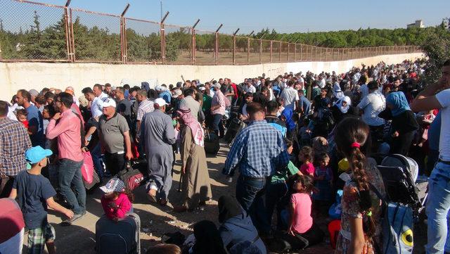 25 bin Suriyeli, bayram için ülkesine gitti
