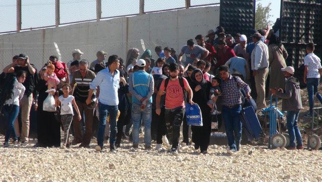 25 bin Suriyeli, bayram için ülkesine gitti