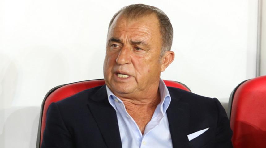 Galatasaray'da b&uuml;y&uuml;k kriz! Gomis ile Feghouli...