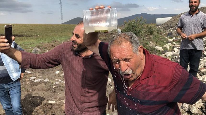 &Ccedil;ocuklar su buldu, k&ouml;yl&uuml;ler sevince boğuldu