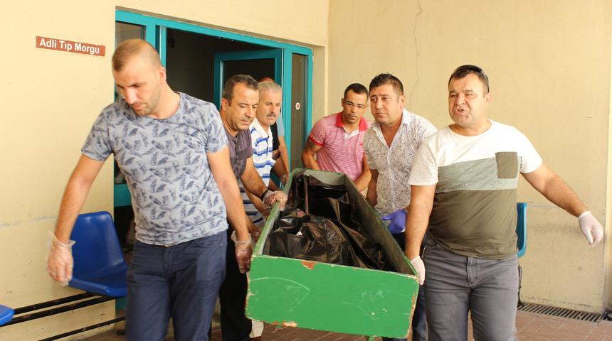 Oğlu tarafından d&ouml;v&uuml;lerek &ouml;ld&uuml;r&uuml;len babayı, yakınları defalarca uyarmış